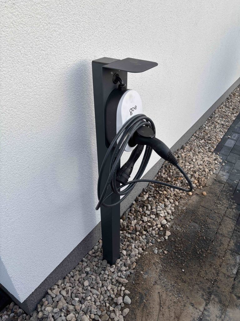 Stojalo za go-e polnilno postajo po meri naročnika